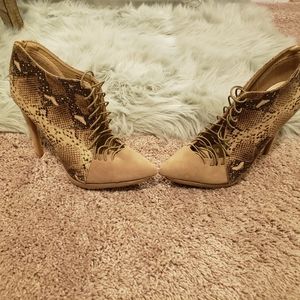 Penny Loves Kenny Booties